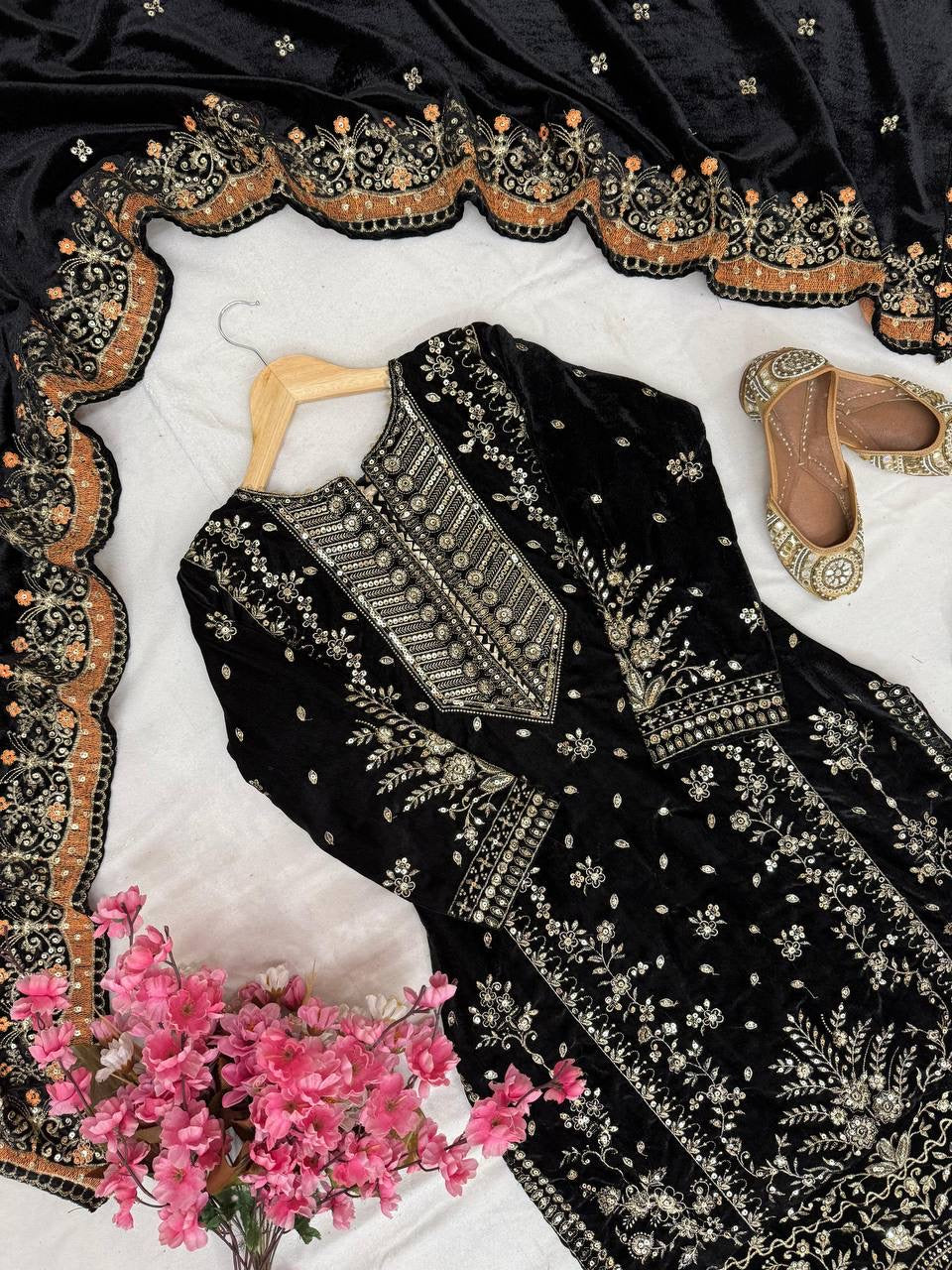 Lc 1415- heavy embroidery velvet suit