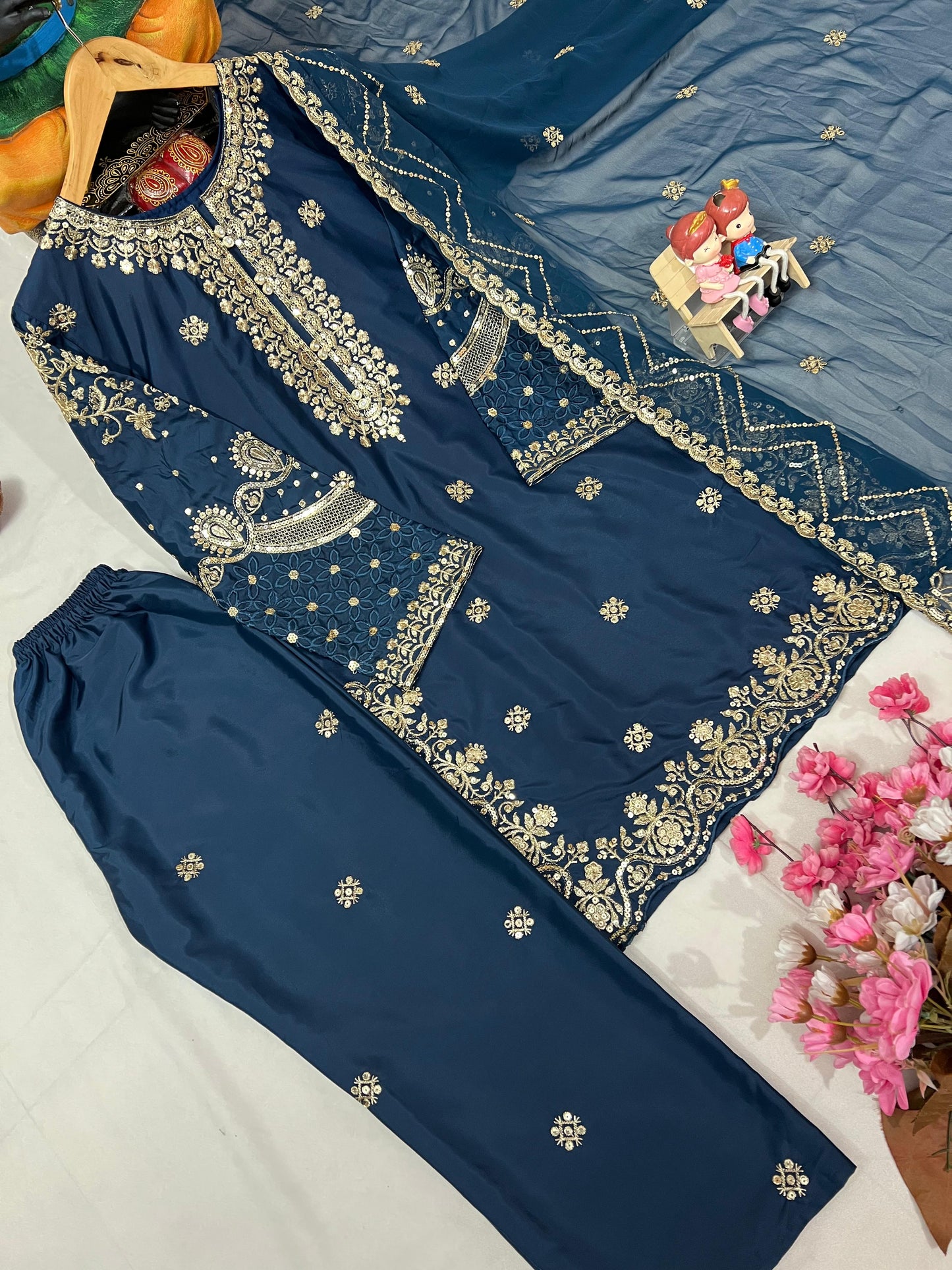 Natural Crepe Kurti Pant Set with Zari & Sequin Embroidery - LC-1370