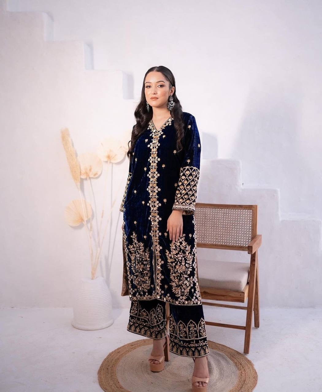 Lc 1153- nevy blue velvet suit with sequence embroidery