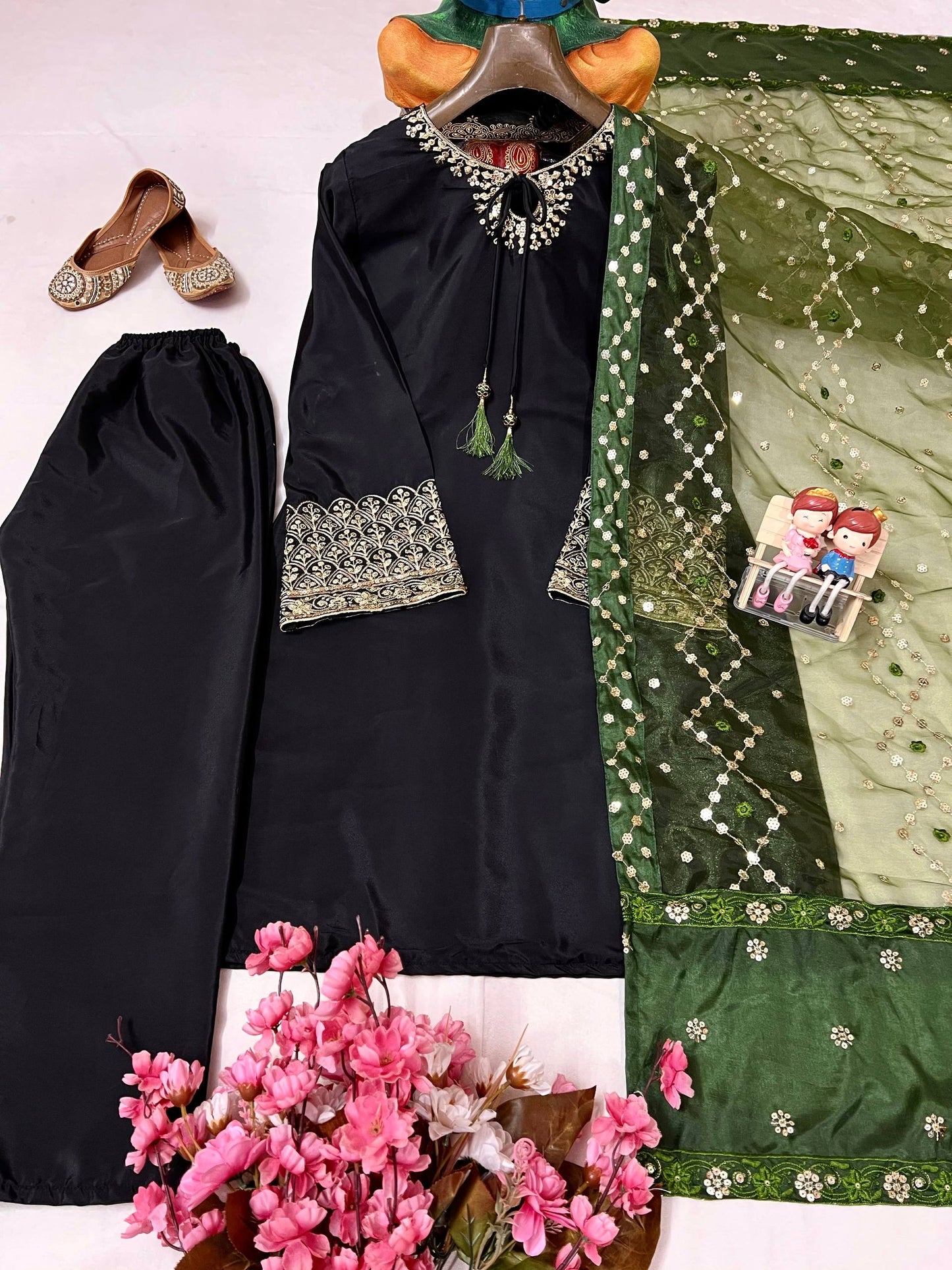 French Crepe Silk Kurti Pant Set with Zari Embroidery - LC 1384