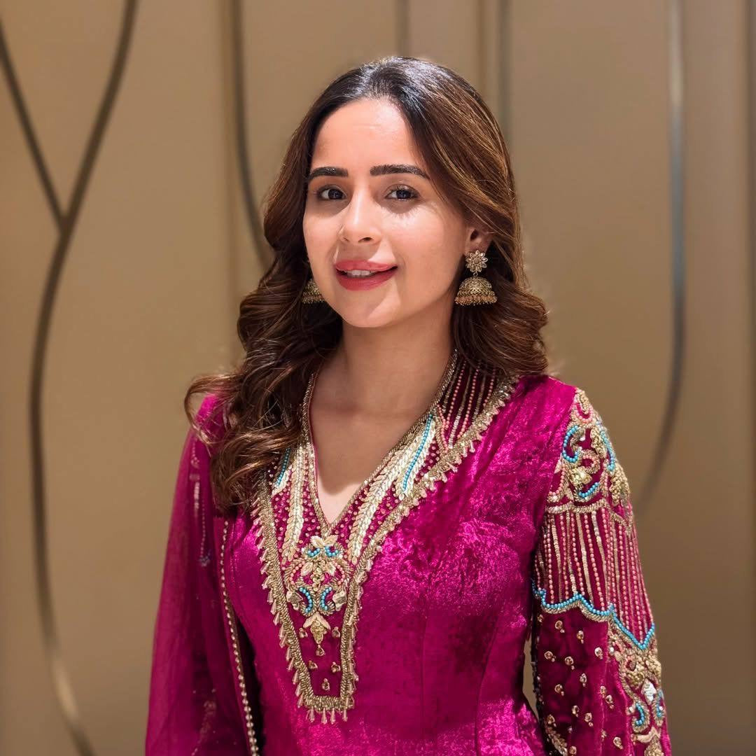 Lc 1419 beautiful ranipink velvet suit