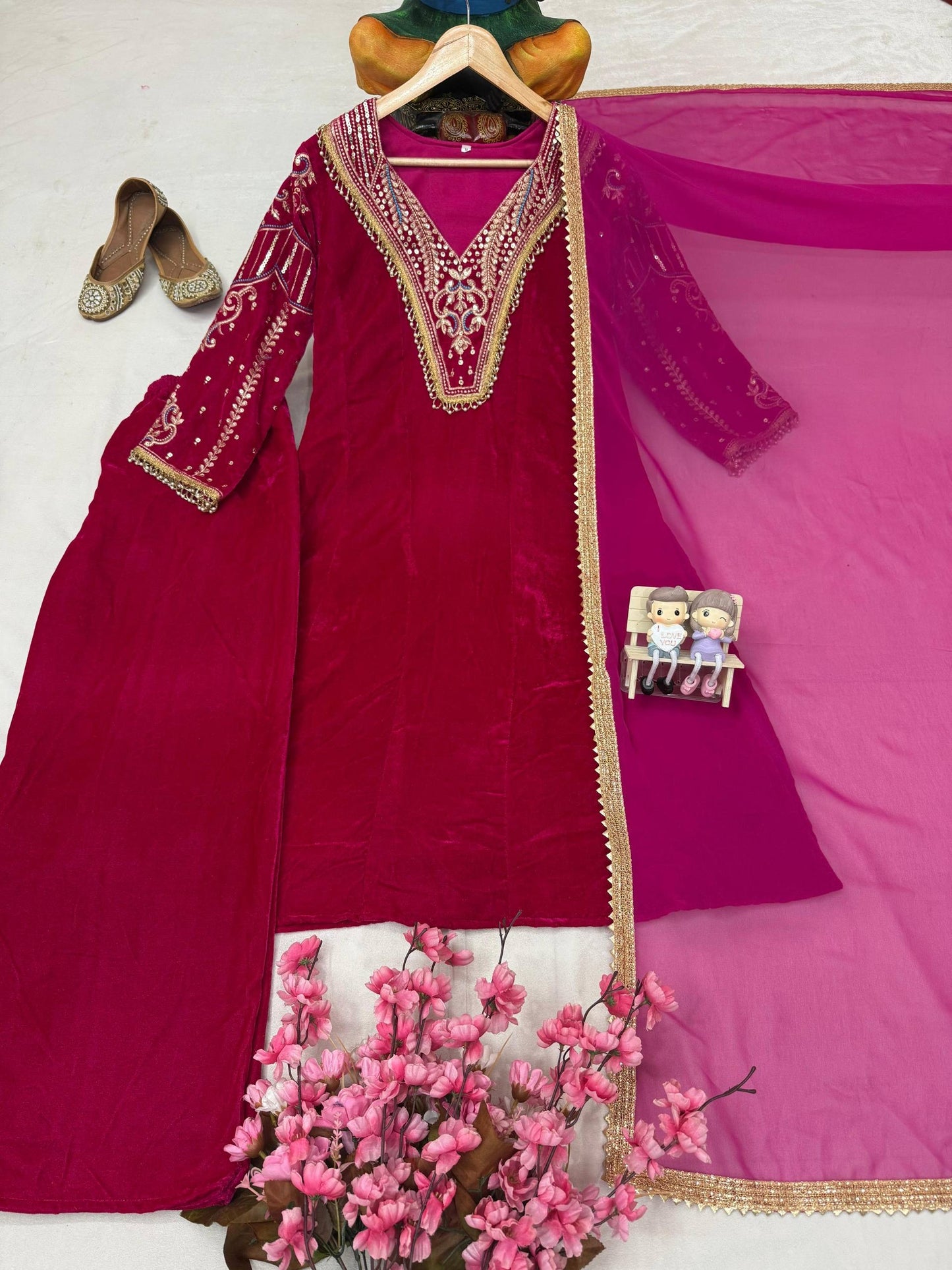 Lc 1419 beautiful ranipink velvet suit