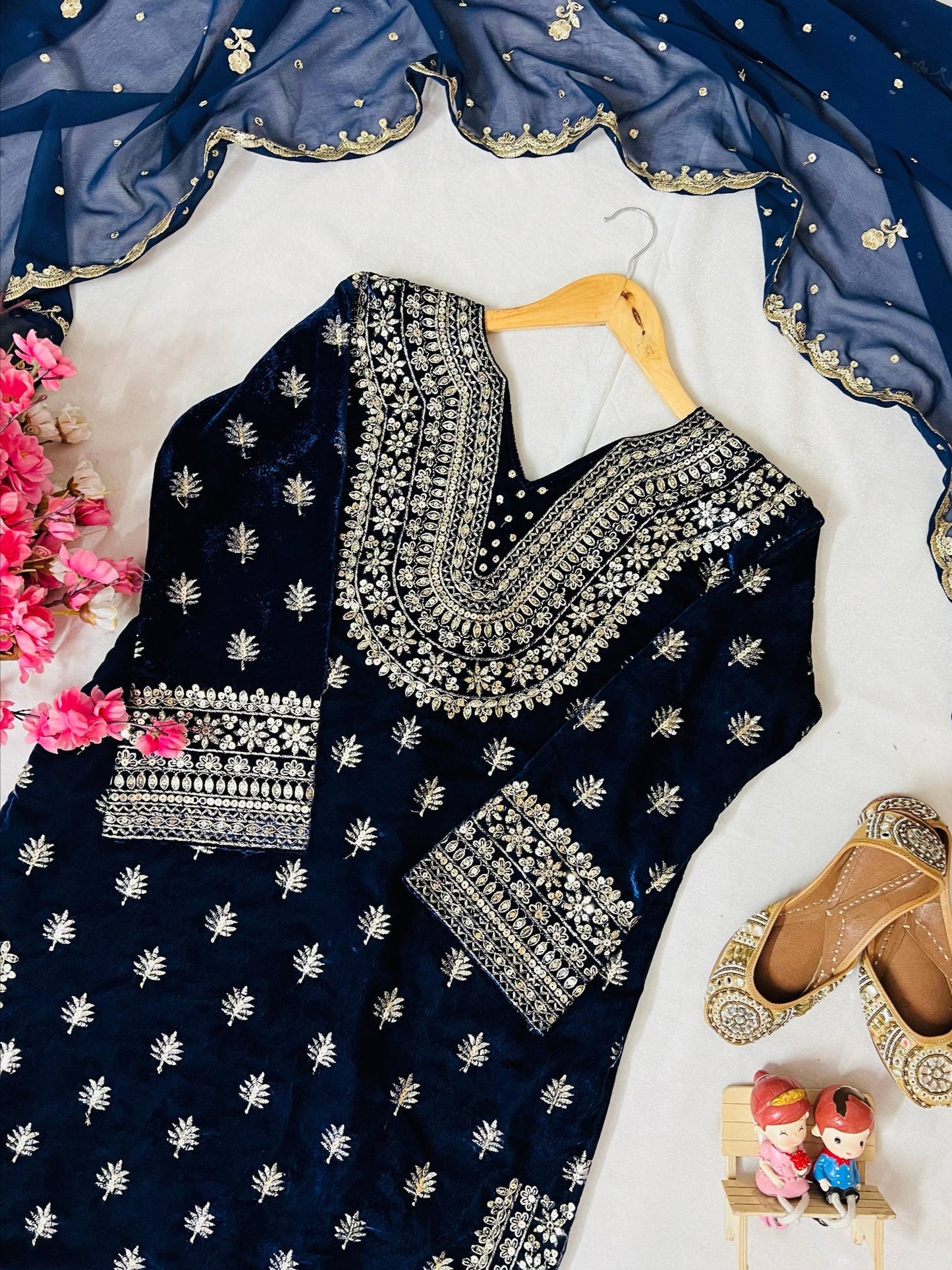 Lc 1409- Two tone blue colour velvet suit