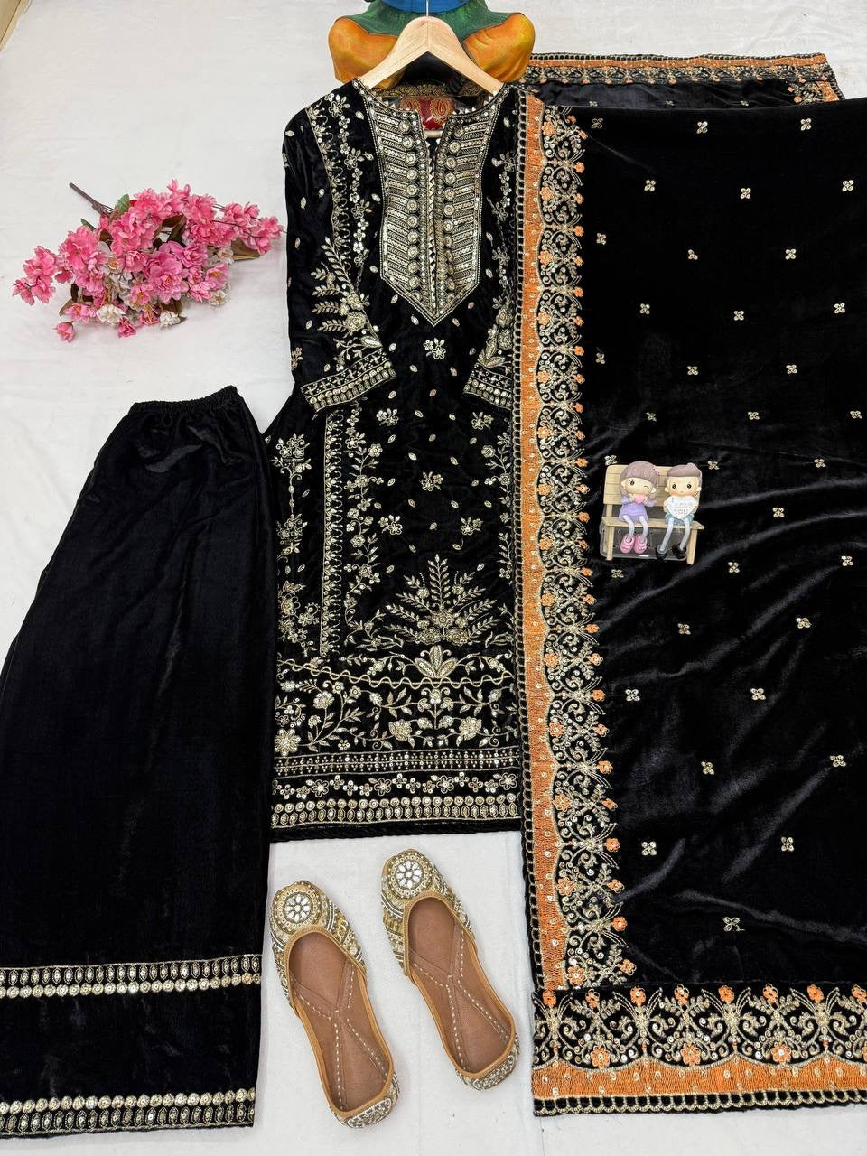 Lc 1415- heavy embroidery velvet suit