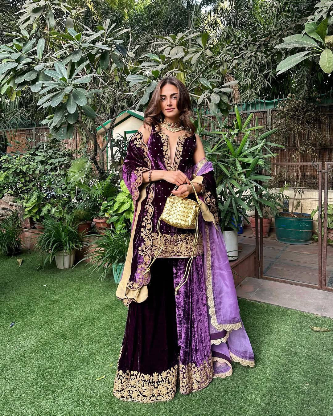 Lc 1420 - wine colour velvet suit