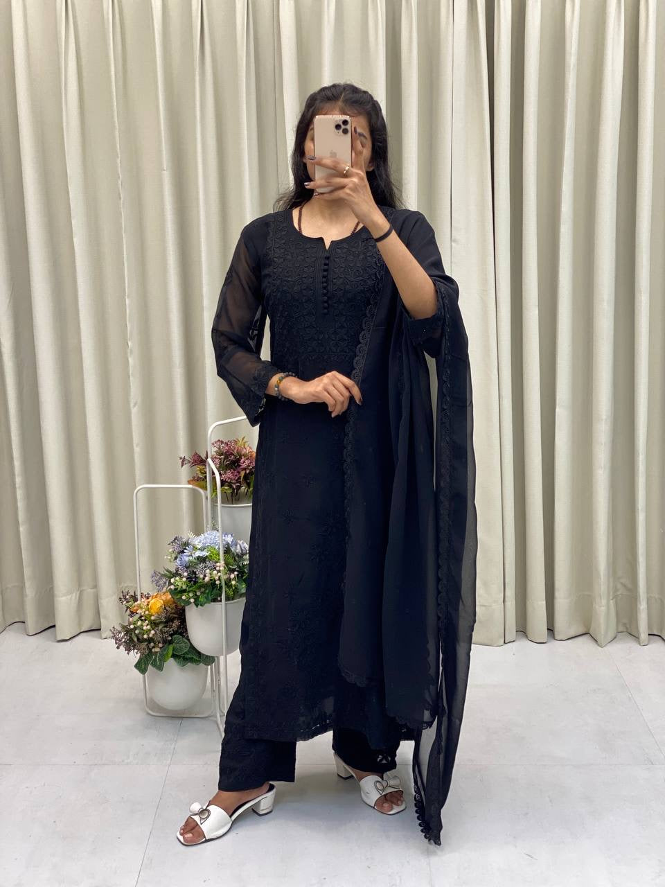 Designer chicken work kurti & pant set with chicken Embroidery work & Dupatta - FFBE-354