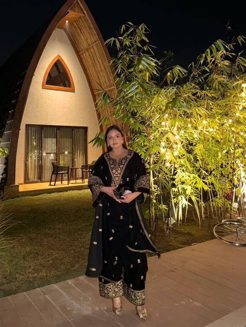 Lc 1411- beautiful velvet suit