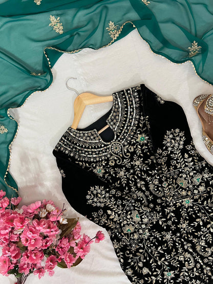 Lc 1412- heavy embroidery velvet suit😍