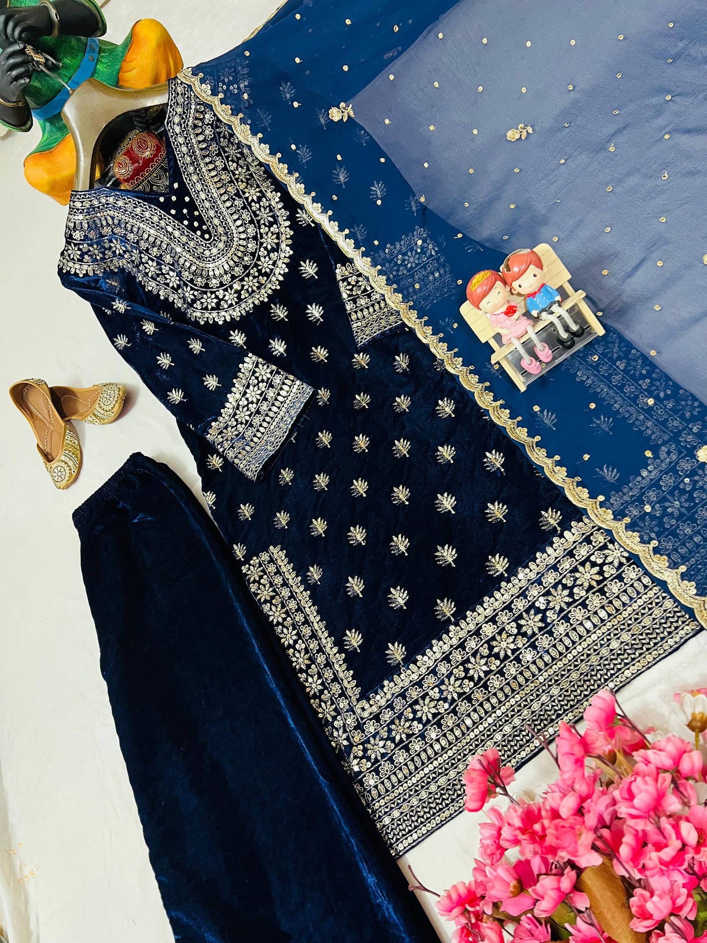 Lc 1409- Two tone blue colour velvet suit