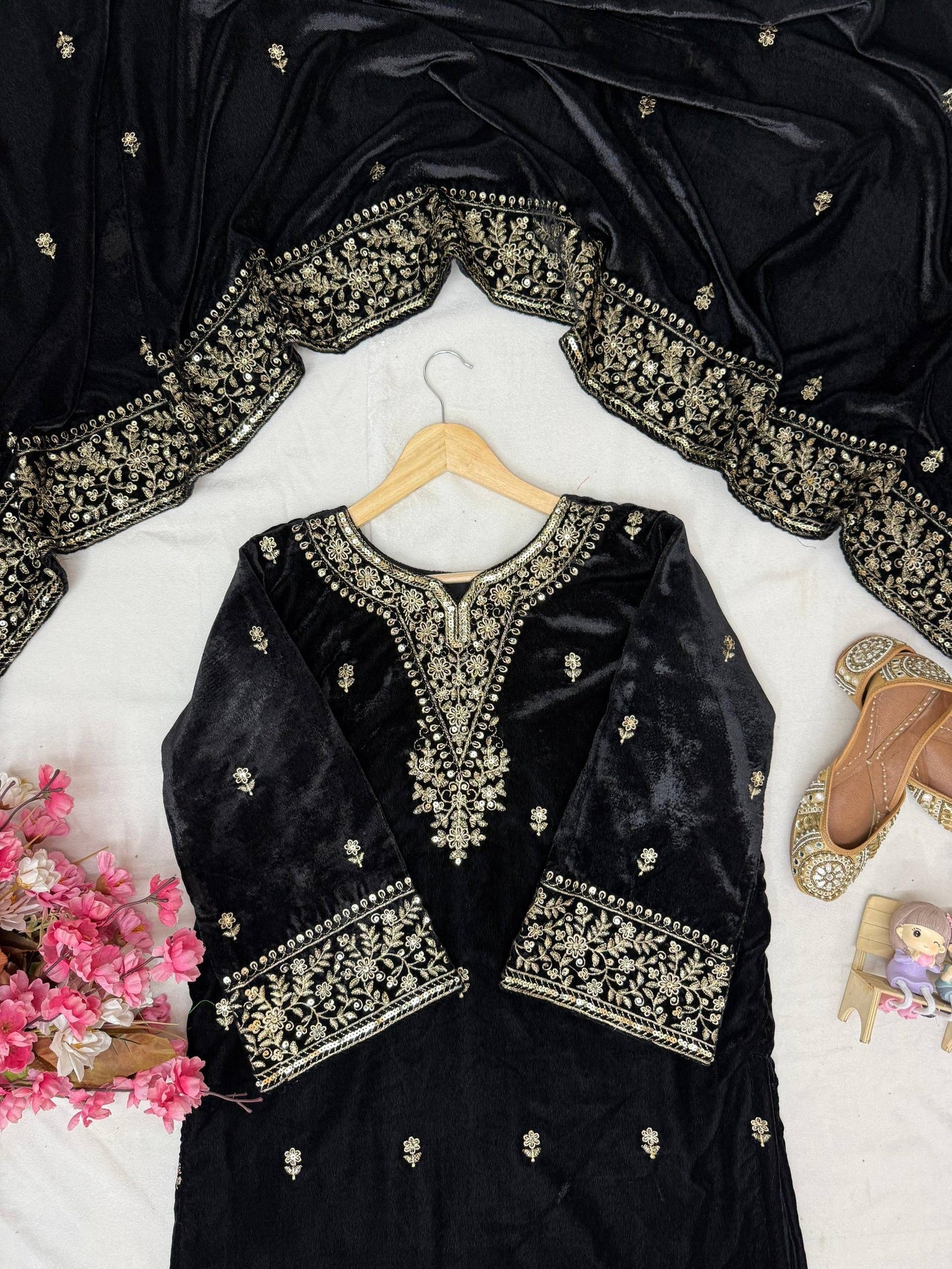 Lc 1411- beautiful velvet suit