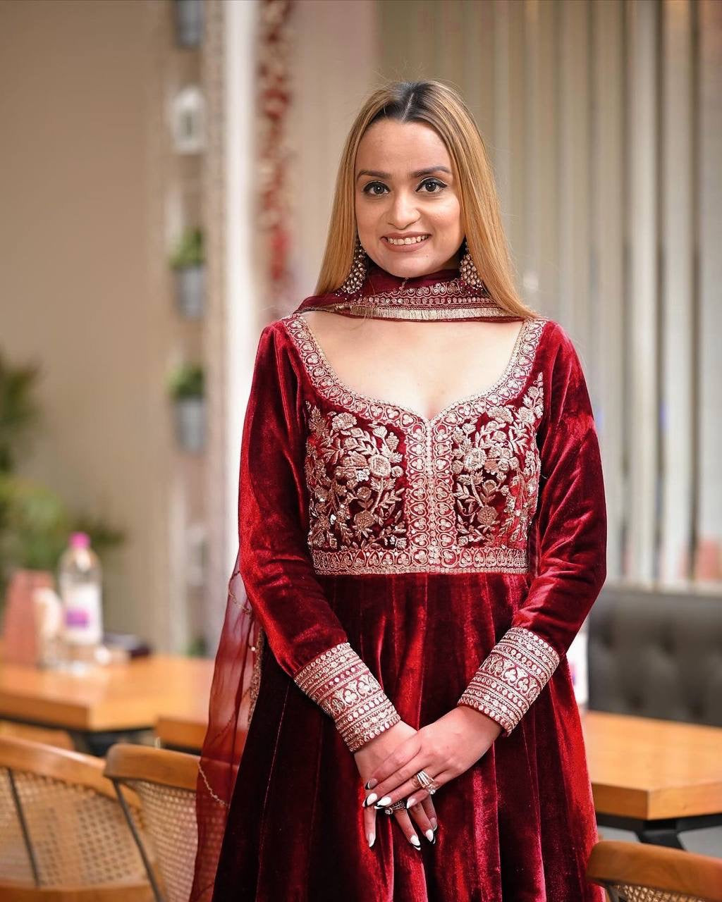 Lc 1187- beautiful velvet gown