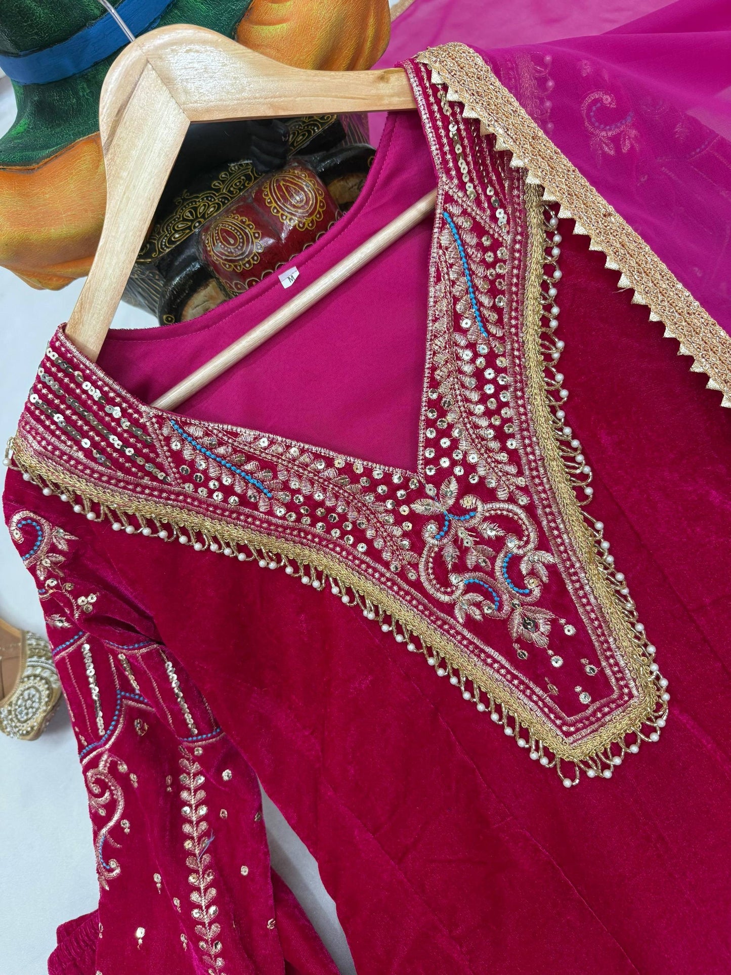 Lc 1419 beautiful ranipink velvet suit