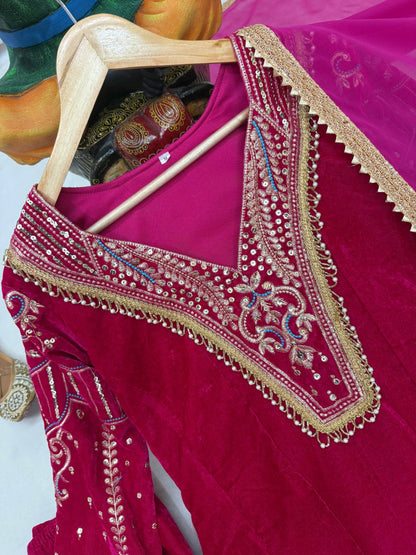 Lc 1419 beautiful ranipink velvet suit