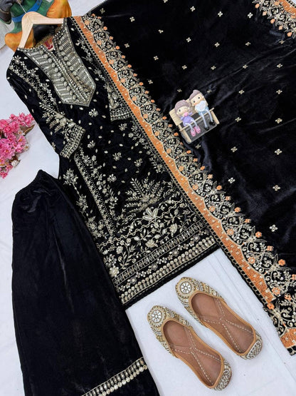 Lc 1415- heavy embroidery velvet suit