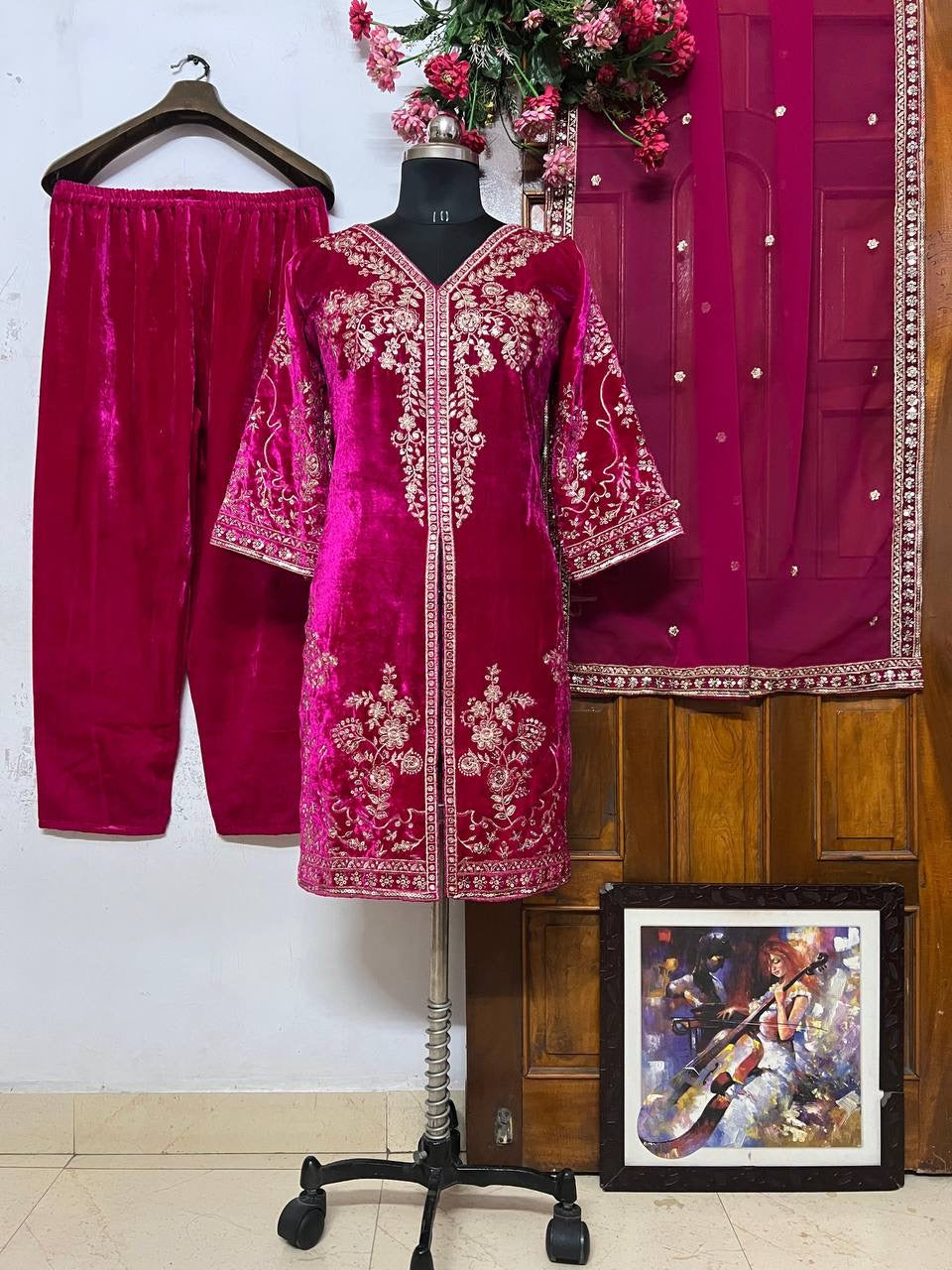 Lc 1322- beautiful pink velvet suit