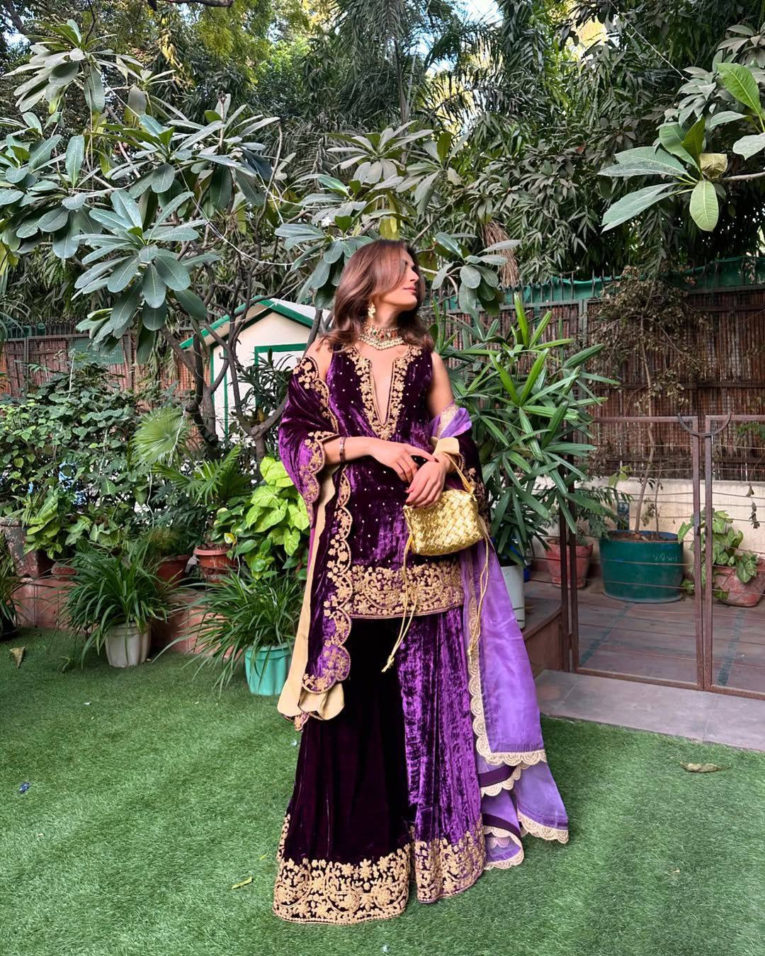 Lc 1420 - wine colour velvet suit