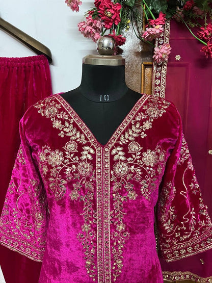 Lc 1322- beautiful pink velvet suit