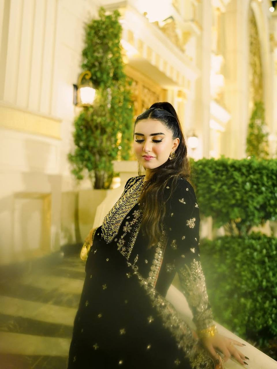 Lc 1415- heavy embroidery velvet suit